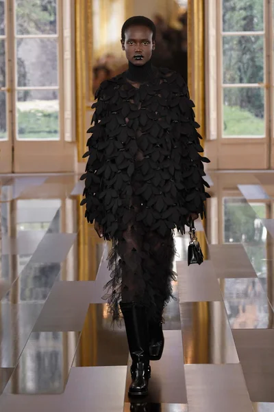 Look 32